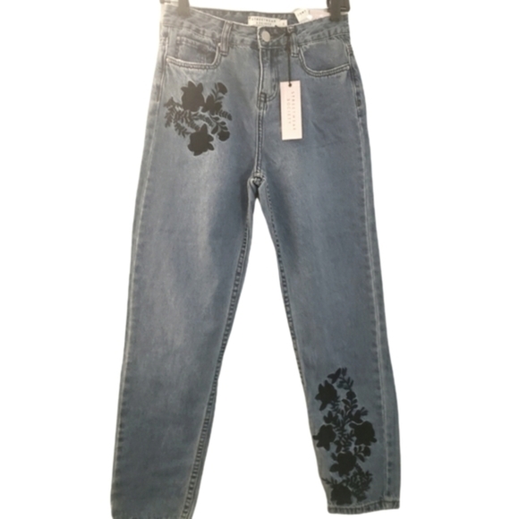 Streetwear Society Embroidered Jogger Mom High Rise Jeans, Size 1 - Picture 1 of 9